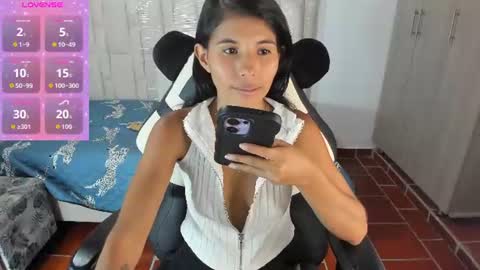 Snapshot of 25_dulce chatting on July 24, 2026, 12:52 am 25 Dilce online show from July 24, 2026, 12:52 am