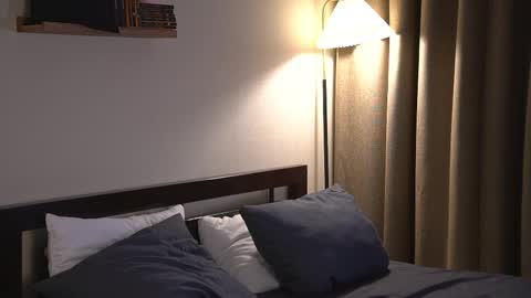 Elley  online show from February 19, 2026, 6:42 am