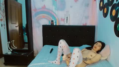 Snapshot of 2girls__dream chatting on February 8, 2026, 8:23 pm samantha sharon online show from February 8, 2026, 8:23 pm