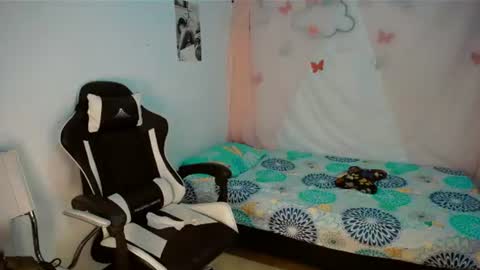 Snapshot of 2girls__dream chatting on July 14, 2026, 6:51 am samantha sharon online show from July 14, 2026, 6:51 am