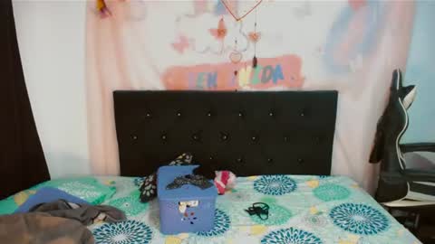 Snapshot of 2girls__dream chatting on July 29, 2026, 7:50 am samantha sharon online show from July 29, 2026, 7:50 am