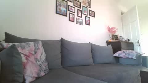 2hott4 online show from March 3, 2026, 9:37 am