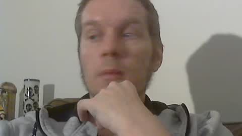 2small4you83 online show from December 18, 2024, 11:24 am