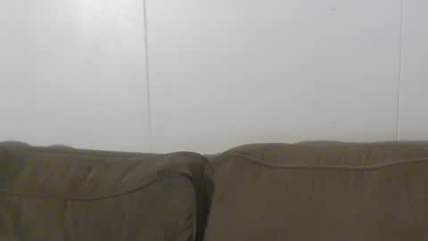 2small4you83 online show from December 22, 2024, 12:50 am