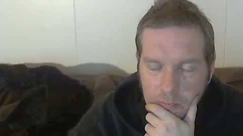 2small4you83 online show from January 4, 2025, 10:34 pm