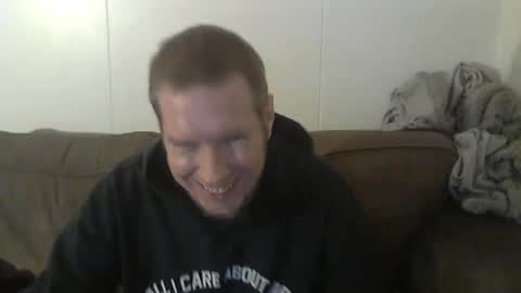 2small4you83 online show from March 7, 2025, 10:43 pm