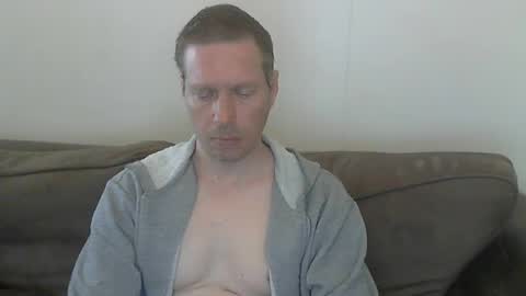 Snapshot of 2small4you83 chatting on June 18, 2026, 4:22 pm 2small4you83 online show from June 18, 2026, 4:22 pm