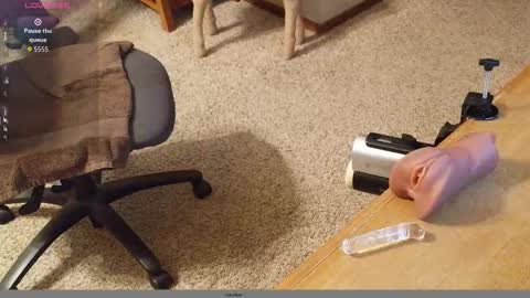 Snapshot of 2tiredoftoys chatting on November 22, 2025, 1:15 am 2tiredoftoys online show from November 22, 2025, 1:15 am