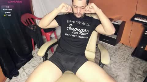 Snapshot of 37sins chatting on November 4, 2025, 9:58 pm Alex THE BIG SNAKE DUDE online show from November 4, 2025, 9:58 pm