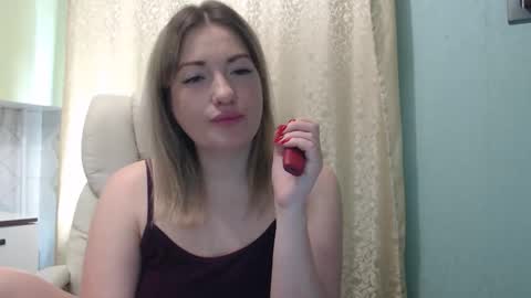 Snapshot of 3sweetcandy3 chatting on March 3, 2026, 10:21 am 3sweetcandy3 online show from March 3, 2026, 10:21 am