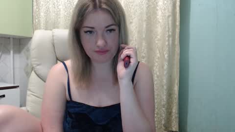 Snapshot of 3sweetcandy3 chatting on April 16, 2026, 10:45 pm 3sweetcandy3 online show from April 16, 2026, 10:45 pm