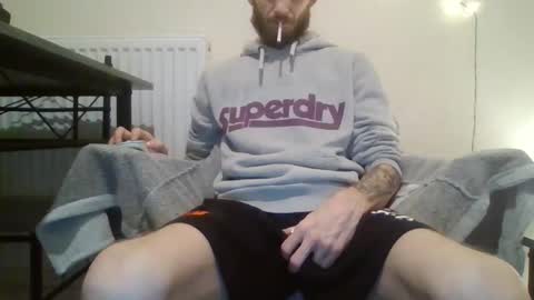 420feetloverr420 online show from December 18, 2025, 1:33 am