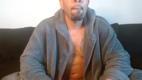 420flyguy online show from December 3, 2024, 8:39 pm