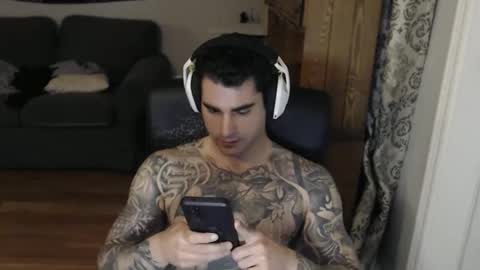 Snapshot of 420randomguy chatting on April 19, 2026, 9:06 pm Anomander Rake online show from April 19, 2026, 9:06 pm