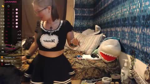 Snapshot of 420stonerchick chatting on May 22, 2026, 1:28 pm 420stonerchick online show from May 22, 2026, 1:28 pm