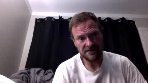Snapshot of 4djmoore chatting on April 15, 2026, 2:40 am 4djmoore online show from April 15, 2026, 2:40 am