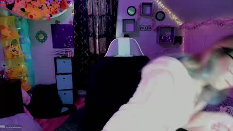 Snapshot of 4kfucktoy chatting on October 27, 2025, 2:32 pm Mo online show from October 27, 2025, 2:32 pm