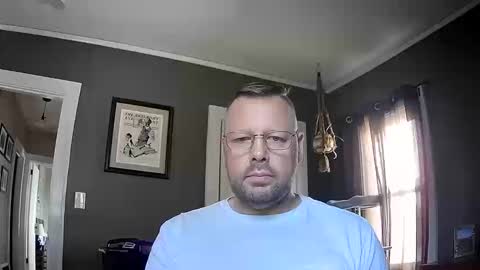 Snapshot of 612guy chatting on October 18, 2025, 5:14 pm 612guy online show from October 18, 2025, 5:14 pm