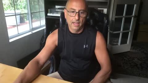 daddy vegas  for single women and couples here online show from September 13, 2025, 1:05 am