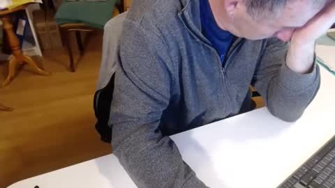 Snapshot of 69pifpaf chatting on December 9, 2024, 7:06 am 69pifpaf online show from December 9, 2024, 7:06 am