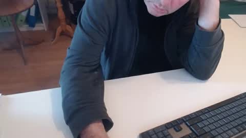 Snapshot of 69pifpaf chatting on February 20, 2025, 12:04 pm 69pifpaf online show from February 20, 2025, 12:04 pm