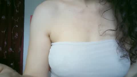 Lilu online show from April 23, 2026, 9:52 am