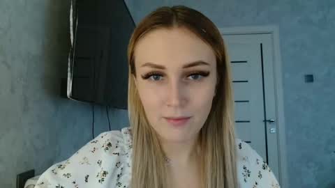 7melania online show from September 20, 2025, 12:06 pm