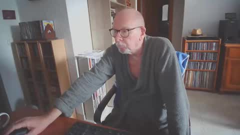 Snapshot of 7thsojourn chatting on October 14, 2025, 7:20 am Papi online show from October 14, 2025, 7:20 am