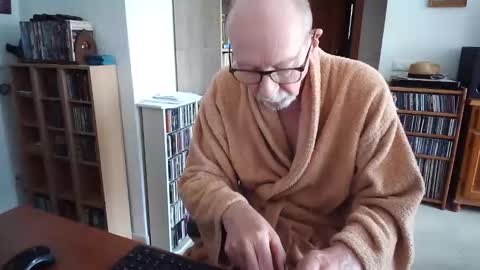  Papi  online show from March 19, 2026, 9:57 am