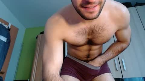 Snapshot of 8000zuerich chatting on February 19, 2026, 12:01 pm Nicolas online show from February 19, 2026, 12:01 pm