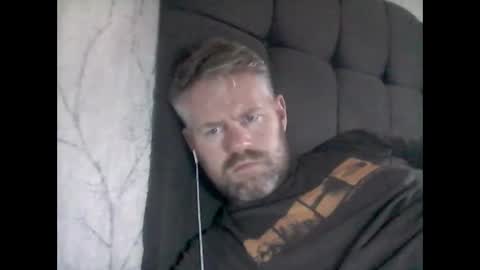 81jonnyx online show from December 26, 2024, 1:54 pm