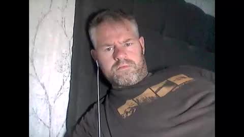 81jonnyx online show from October 13, 2025, 9:42 am