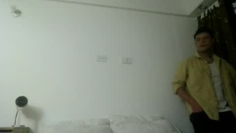 82tomas online show from April 19, 2026, 1:05 am