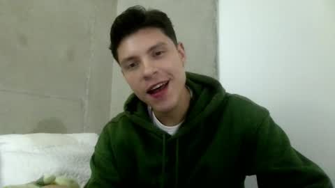 82tomas online show from May 11, 2026, 12:49 am