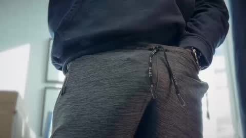 8incher NYC online show from November 6, 2025, 7:26 pm