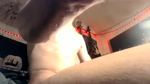 8inches4you2 online show from November 16, 2025, 4:40 am