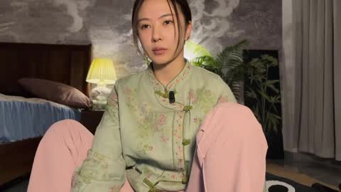 lily online show from April 19, 2026, 1:21 pm