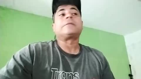 9vinhocamshow online show from March 9, 2025, 11:14 am