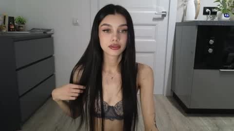 KARINA online show from May 1, 2026, 1:05 pm