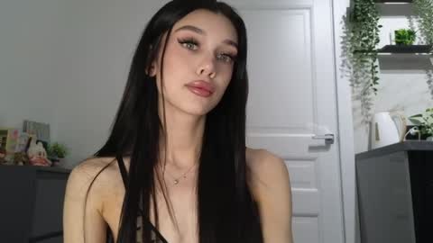 Snapshot of 9west chatting on May 6, 2026, 1:16 pm KARINA online show from May 6, 2026, 1:16 pm