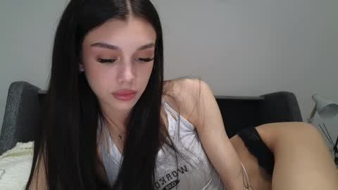Snapshot of 9west chatting on May 14, 2026, 1:51 pm KARINA online show from May 14, 2026, 1:51 pm