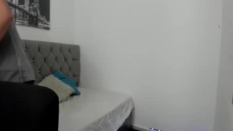 DERECK online show from March 17, 2026, 9:45 am