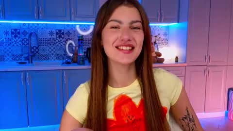 Snapshot of _a_n_n_y_ chatting on October 8, 2025, 9:23 pm Willow online show from October 8, 2025, 9:23 pm