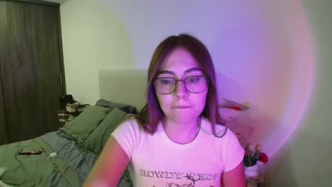 Snapshot of _abbyyyy_ chatting on March 3, 2025, 2:15 am abby 3 online show from March 3, 2025, 2:15 am