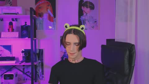 adrian online show from October 12, 2025, 5:17 am