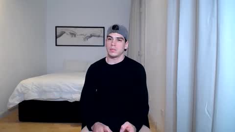 Snapshot of _aesthetic chatting on May 3, 2026, 7:09 pm _aesthetic online show from May 3, 2026, 7:09 pm