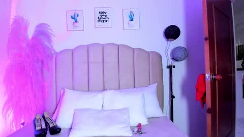 _aithanaa_ online show from January 12, 2026, 7:19 pm