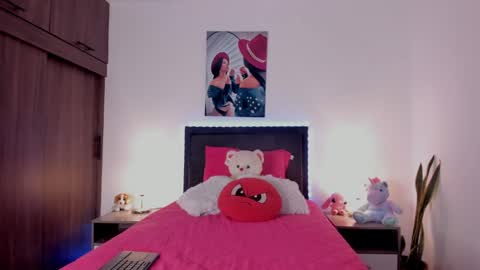 _alana_grey_ online show from April 25, 2026, 2:58 pm