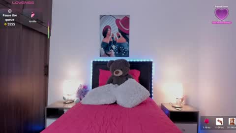 _alana_grey_ online show from July 21, 2026, 2:41 pm