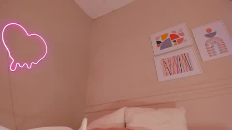 _aleja_x online show from September 15, 2025, 11:43 am